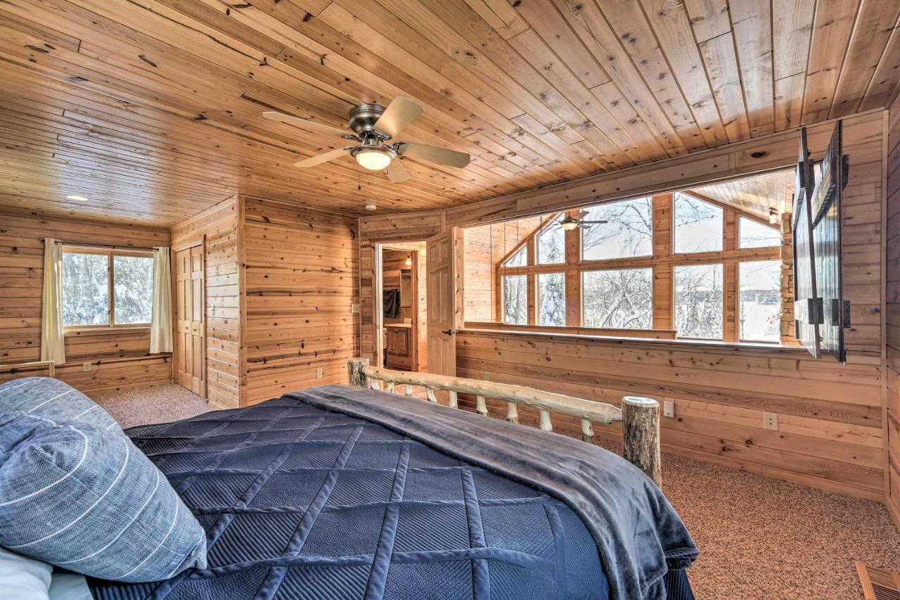 Scenic Hayward Lake View Retreat With Fire Pit エクステリア 写真