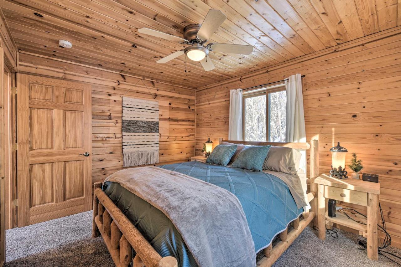 Scenic Hayward Lake View Retreat With Fire Pit エクステリア 写真