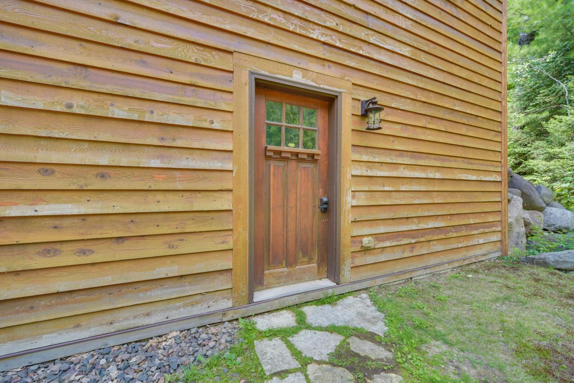 Scenic Hayward Lake View Retreat With Fire Pit エクステリア 写真