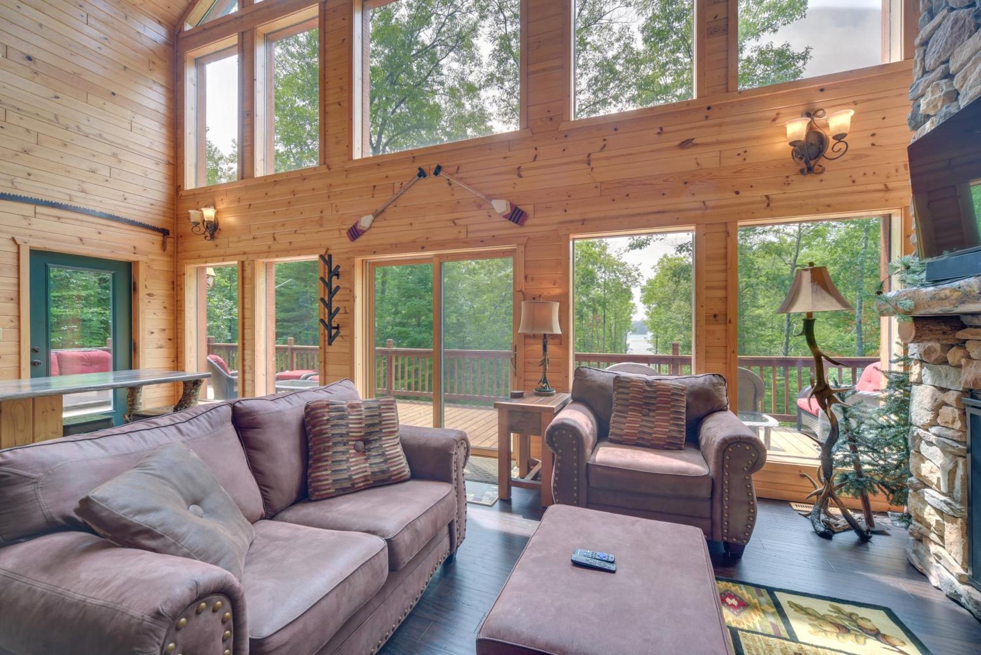 Scenic Hayward Lake View Retreat With Fire Pit エクステリア 写真