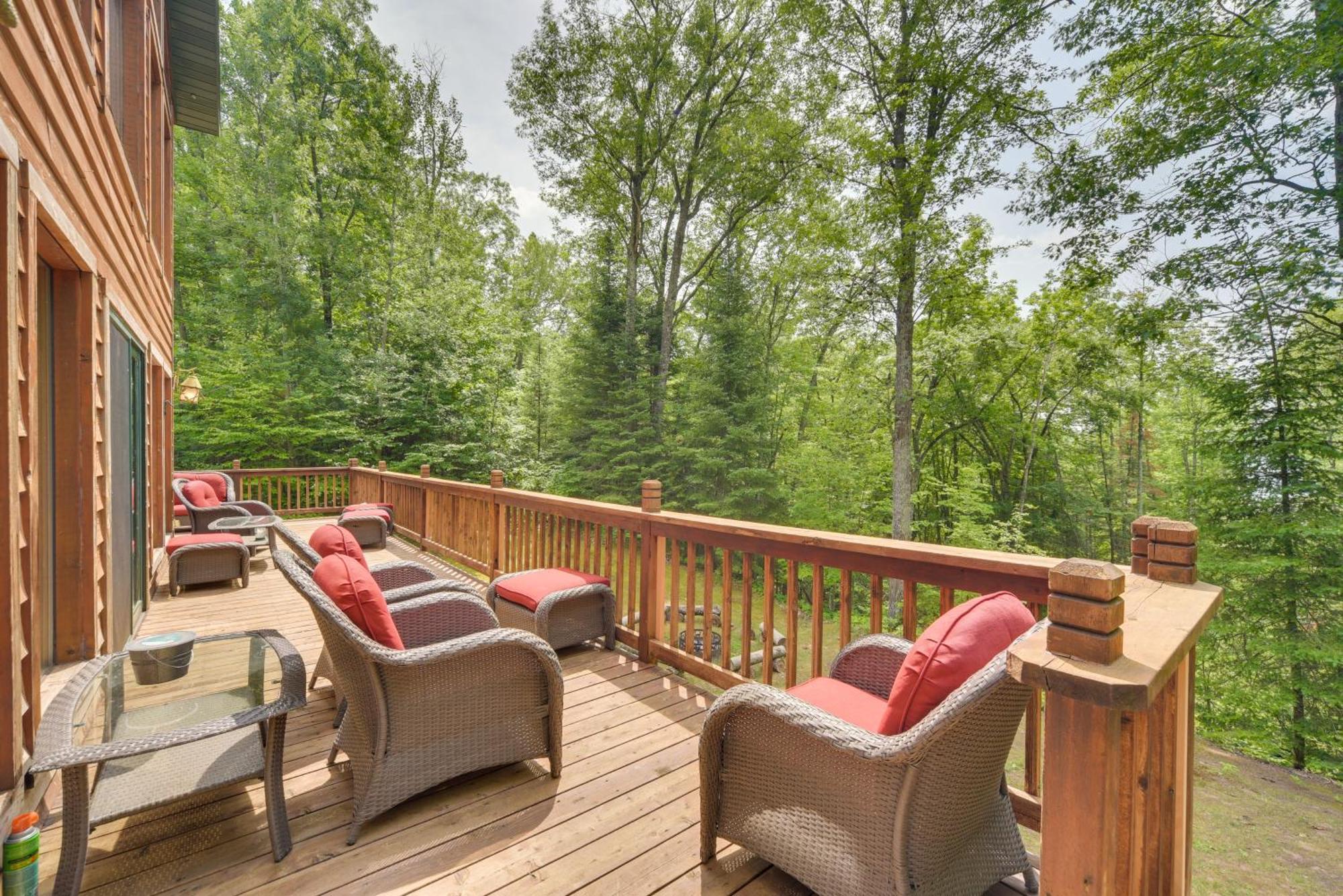 Scenic Hayward Lake View Retreat With Fire Pit エクステリア 写真