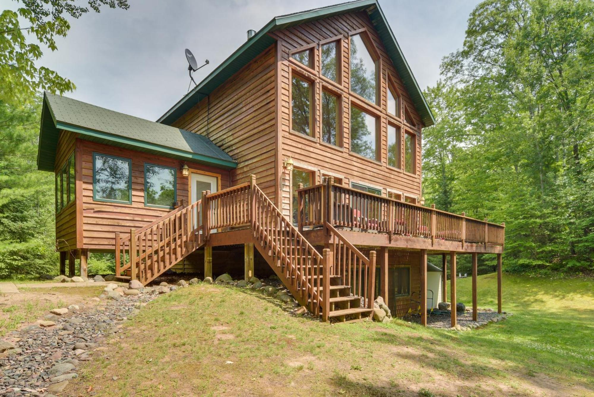 Scenic Hayward Lake View Retreat With Fire Pit エクステリア 写真