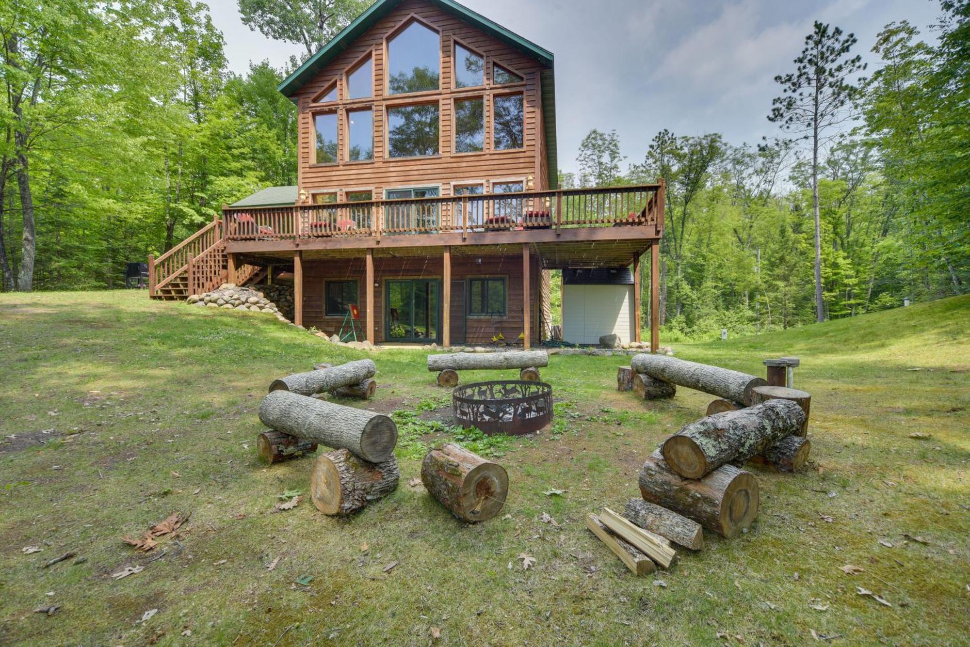 Scenic Hayward Lake View Retreat With Fire Pit エクステリア 写真