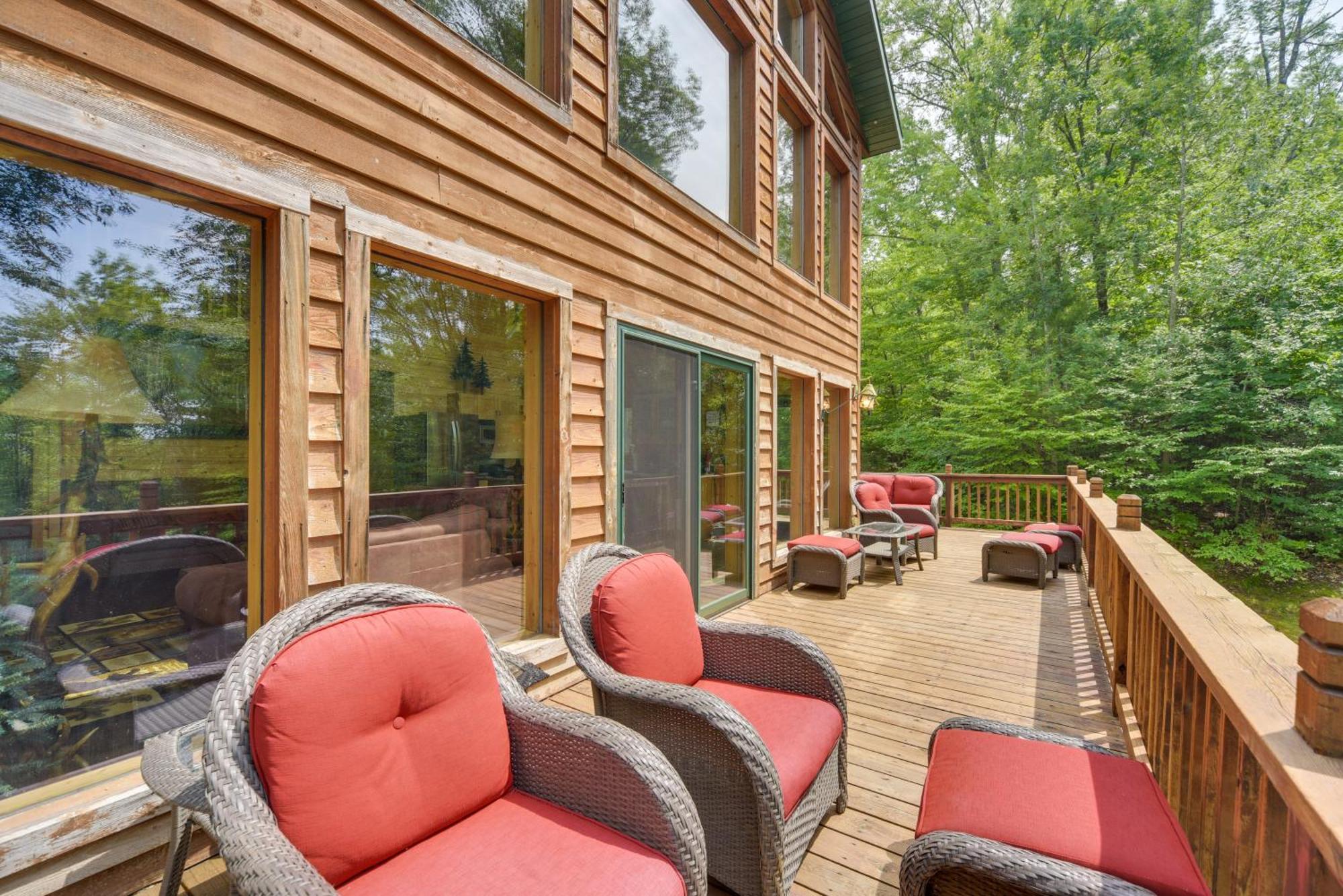 Scenic Hayward Lake View Retreat With Fire Pit エクステリア 写真