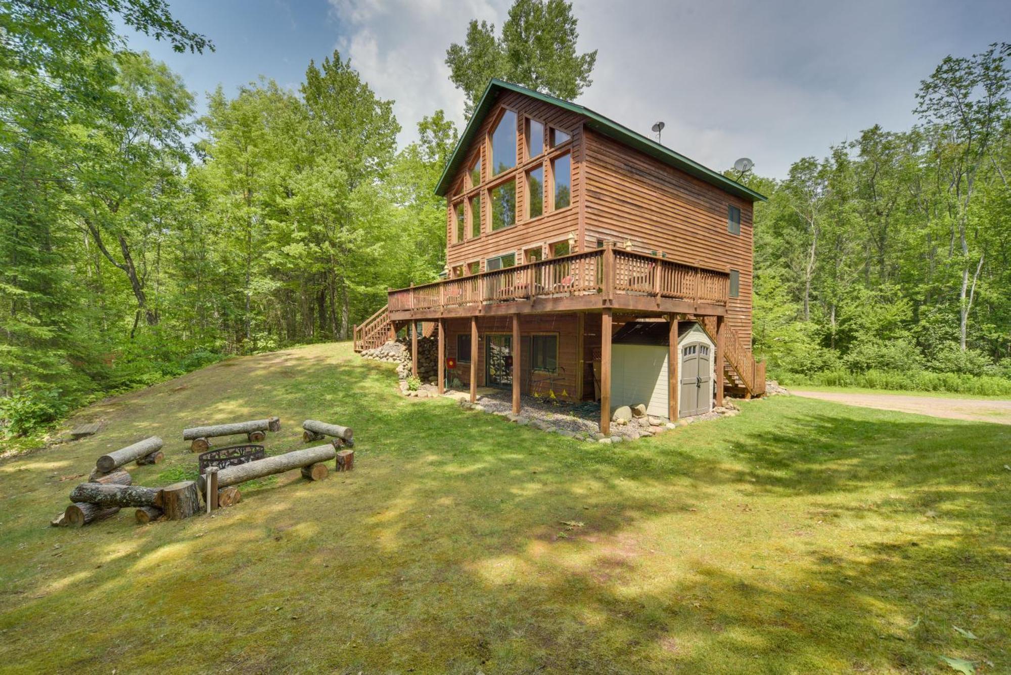 Scenic Hayward Lake View Retreat With Fire Pit エクステリア 写真