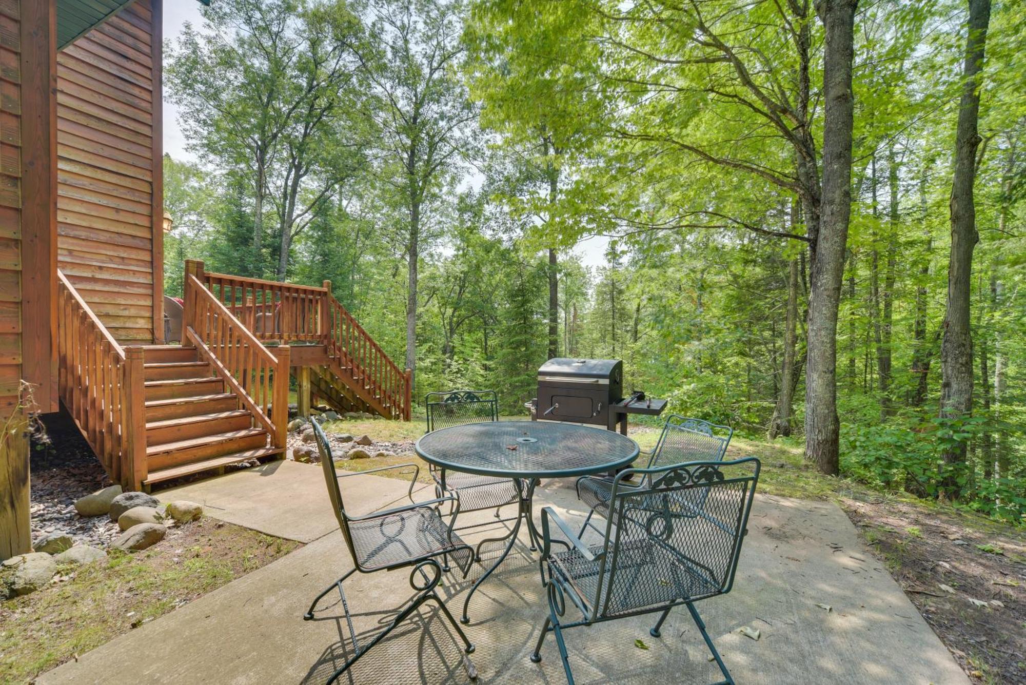 Scenic Hayward Lake View Retreat With Fire Pit エクステリア 写真